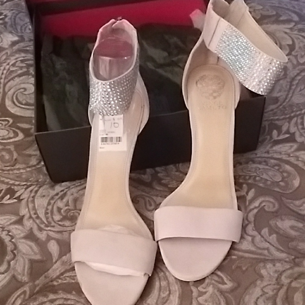 shoes - Picture 3 of 7